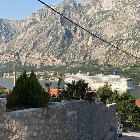 Apartmani Petrija Prčanj Esterno foto