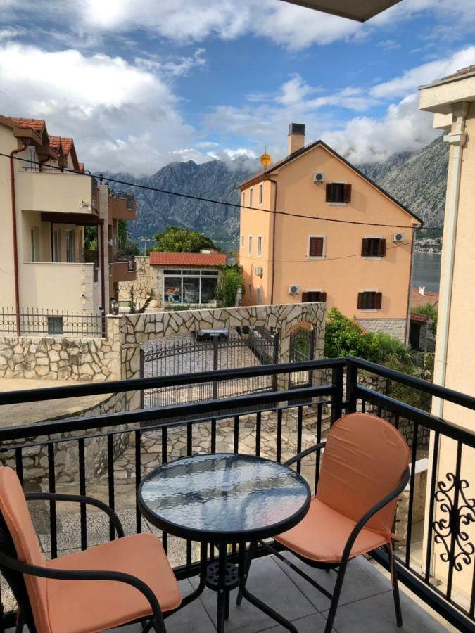 Apartmani Petrija Prčanj Esterno foto