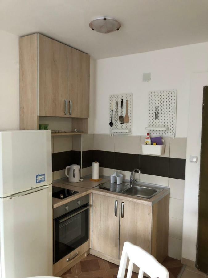 Apartmani Petrija Prčanj Esterno foto
