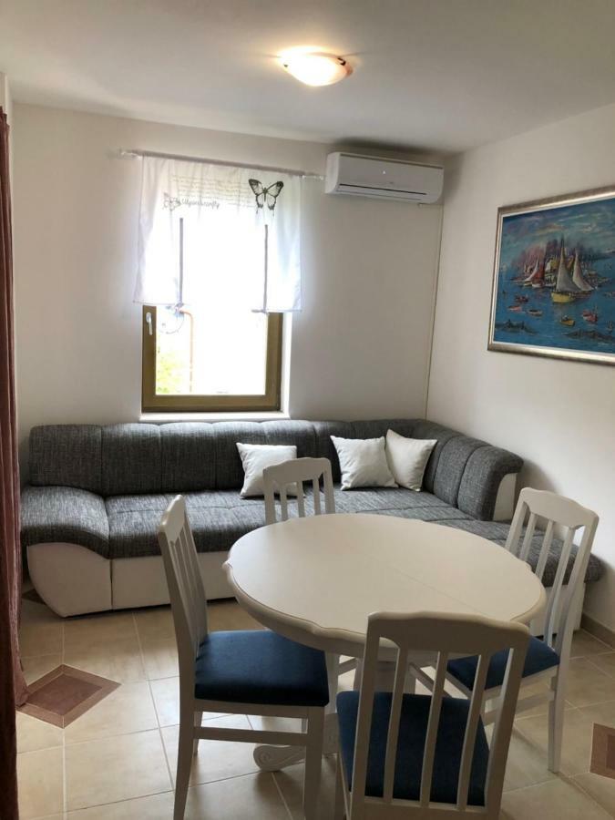 Apartmani Petrija Prčanj Esterno foto