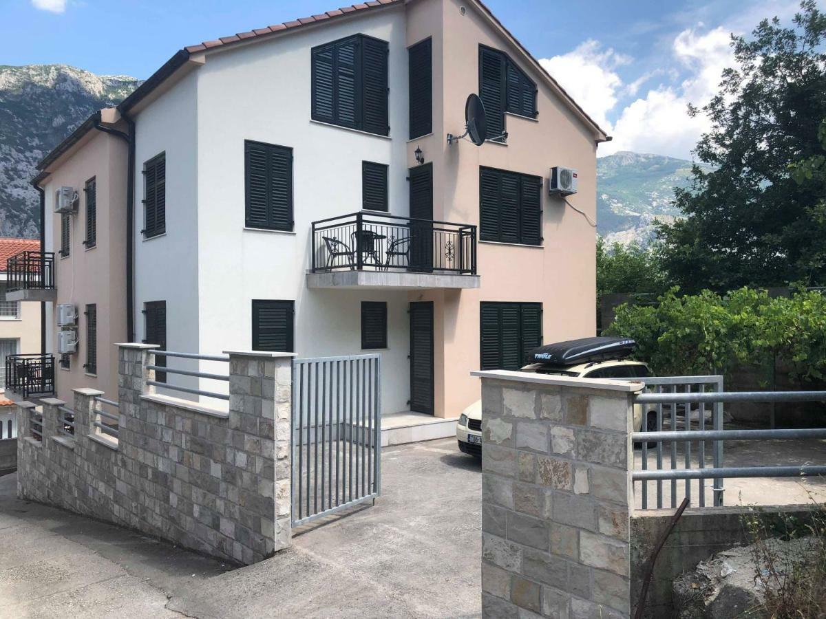 Apartmani Petrija Prčanj Esterno foto