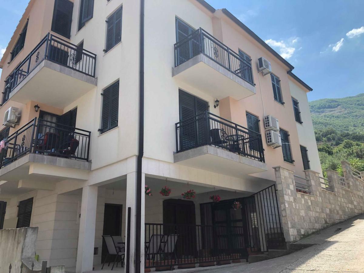 Apartmani Petrija Prčanj Esterno foto