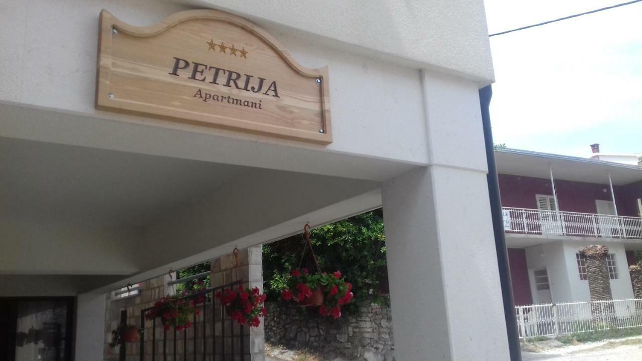 Apartmani Petrija Prčanj Esterno foto