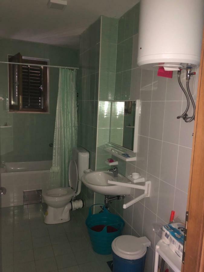 Apartmani Petrija Prčanj Esterno foto