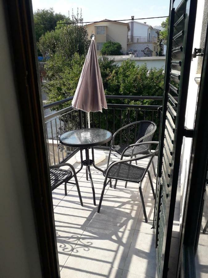 Apartmani Petrija Prčanj Esterno foto