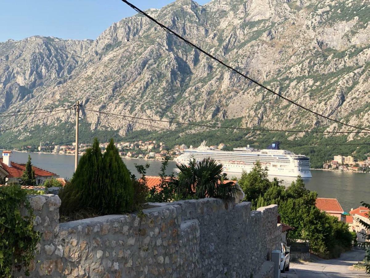 Apartmani Petrija Prčanj Esterno foto