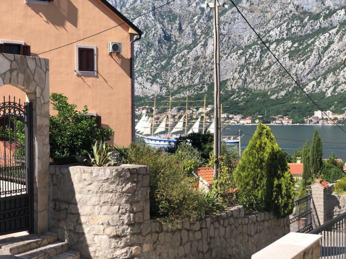 Apartmani Petrija Prčanj Esterno foto